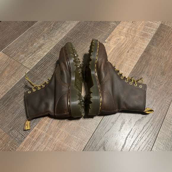 Dr. Martens boots youth size 5 (fits women 7) - Picture 4 of 9
